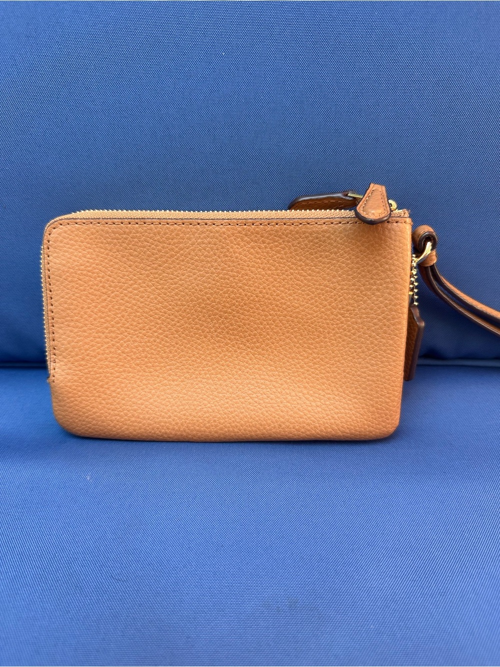 Like New Coach Leather Double Corner Zip Wristlet with Gold Logo Saddle Tan - Picture 2 of 13